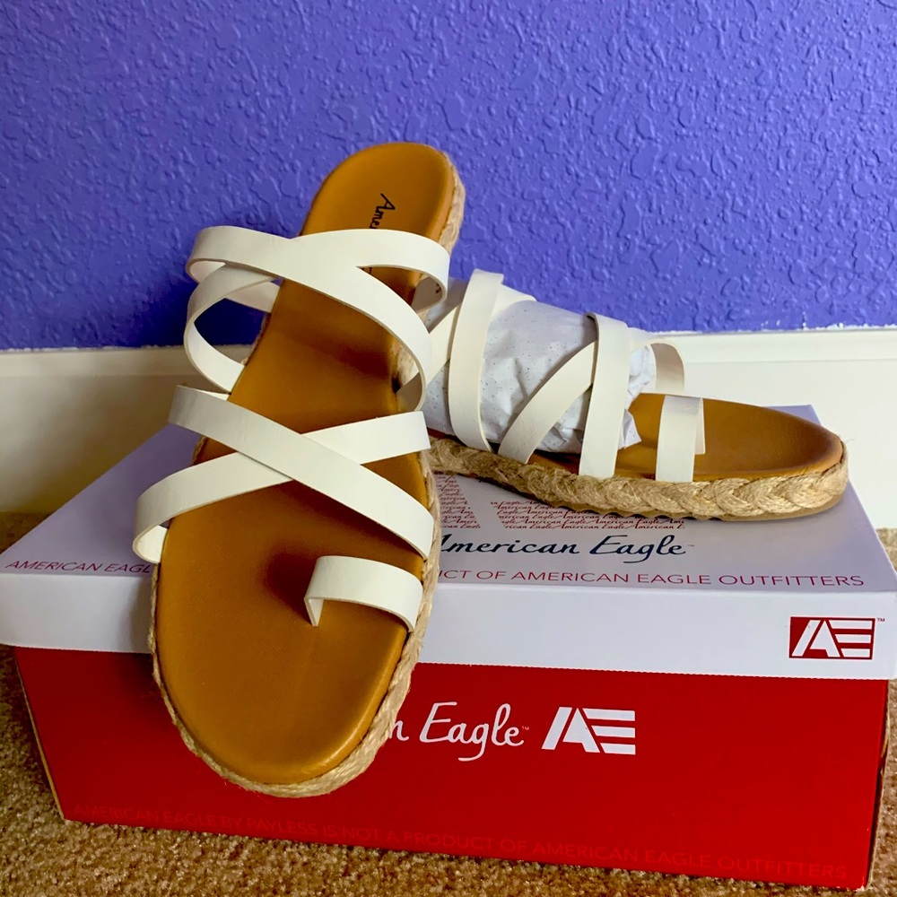 **NEW**American Eagle Women’s White Sandal Size 11